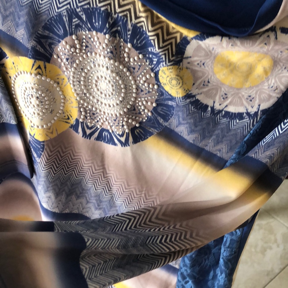 Blouse - Picture 3 of 3